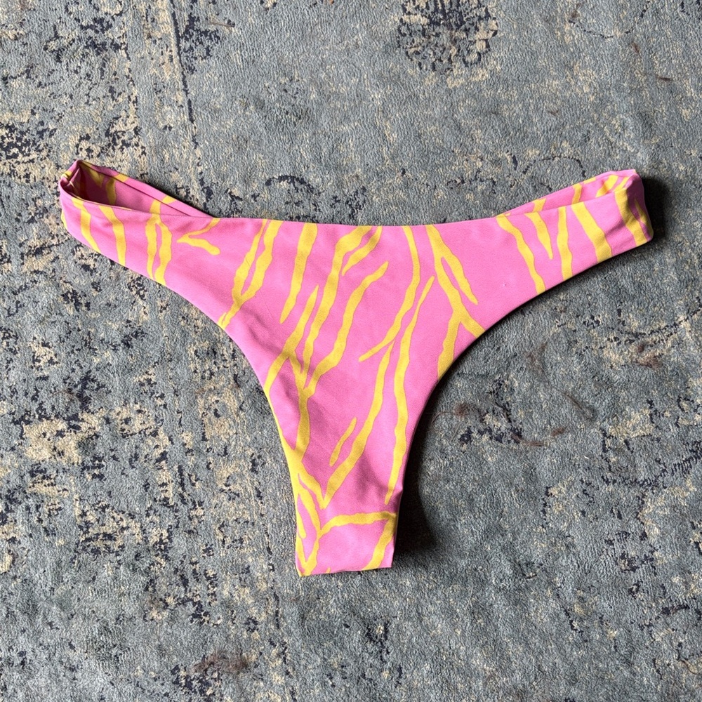 Skatie Alana Thong Bikini Bottom in Cabo (L)